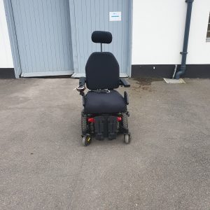 Preloved Quantum Edge 2.0 iLevel Powerchair at Derbyshire Mobility