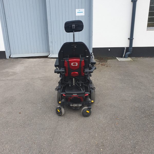 Preloved Quantum Edge 2.0 iLevel Powerchair at Derbyshire Mobility