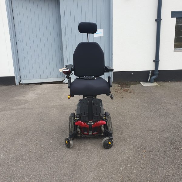 Preloved Quantum Edge 2.0 iLevel Powerchair at Derbyshire Mobility